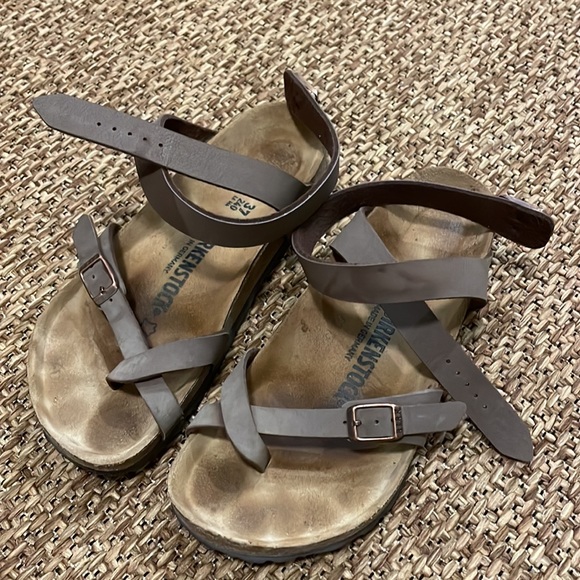 BIRKENSTOCK Yara sandals Worn once - Picture 2 of 6